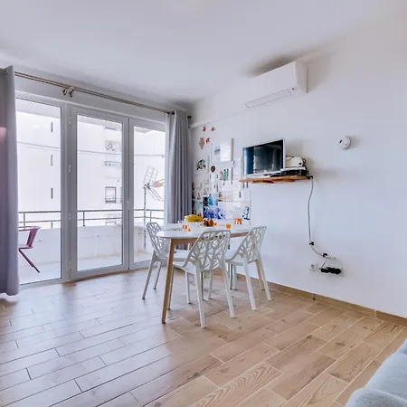 Noah House, 2 Bdr With Sea View *