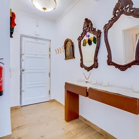 Noah House, 2 Bdr With Sea View Daire *