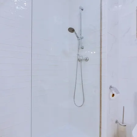 Noah House, 2 Bdr With Sea View *